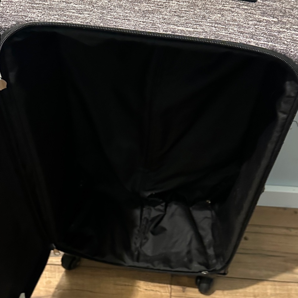 Victoria's Secret Travel Bag in Gray and White - Picture 5 of 5